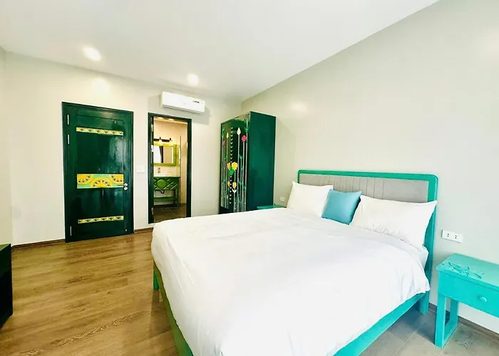 Woodfield Penthouse Apartment Ha Long
