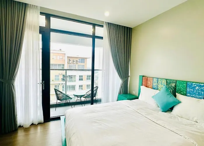 Woodfield Penthouse Apartment *