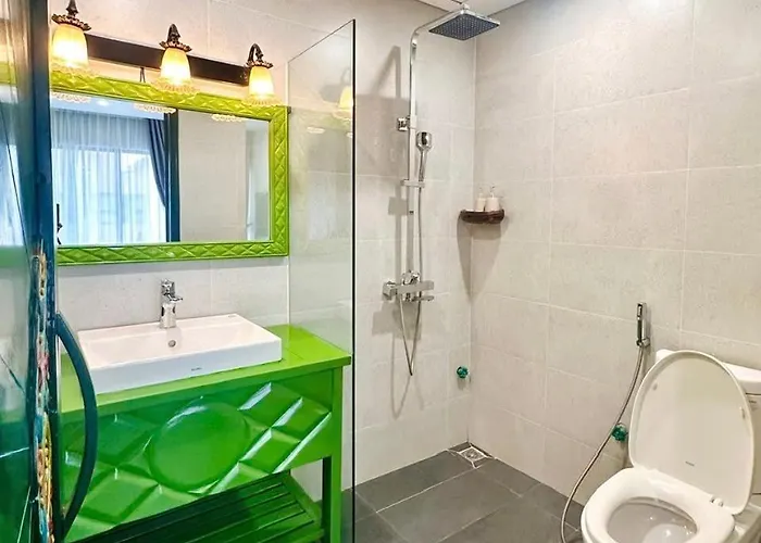 Woodfield Penthouse Apartment